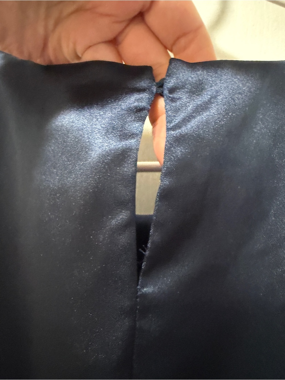 Deluc Navy Satin Bubble Hem Sleeveless Top NWT - Picture 4 of 6